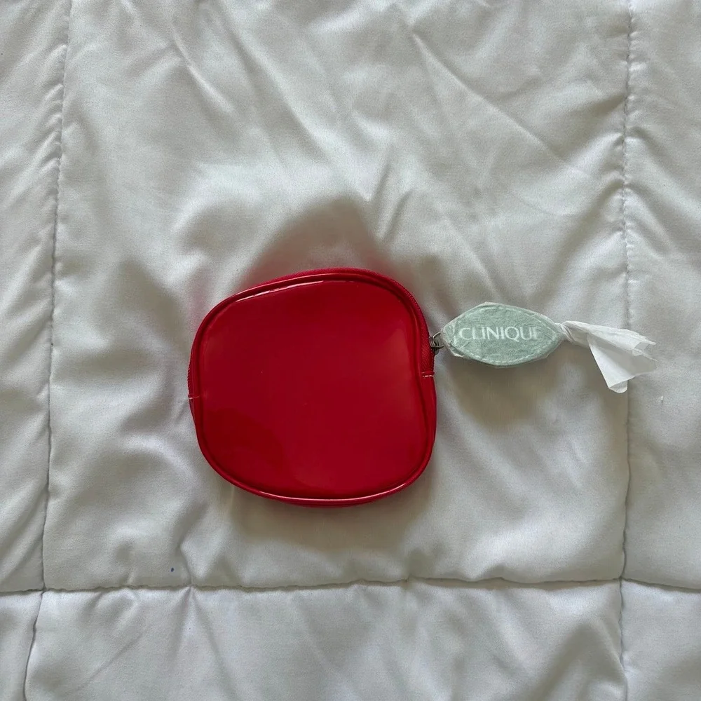 NEW Clinique Red Patent Small Round Cosmetic Makeup Bag Travel Pouch Luxury